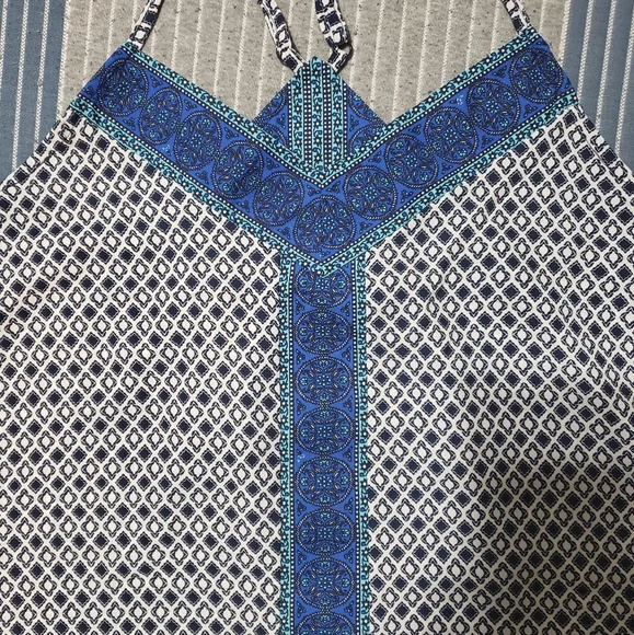 Beautiful Tent top - Picture 3 of 6